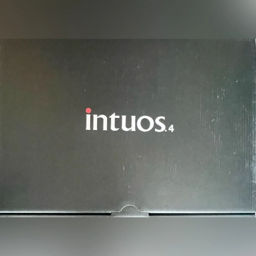 Intuos 4 Wacom Tablet Artist Drawing Pad & Pen in Orig Box - Black - Small Size